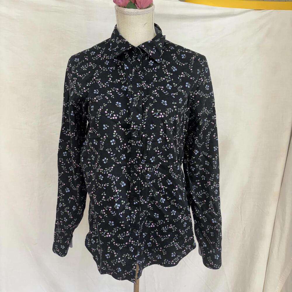 Dainty floral Chaps button down blouse sz large